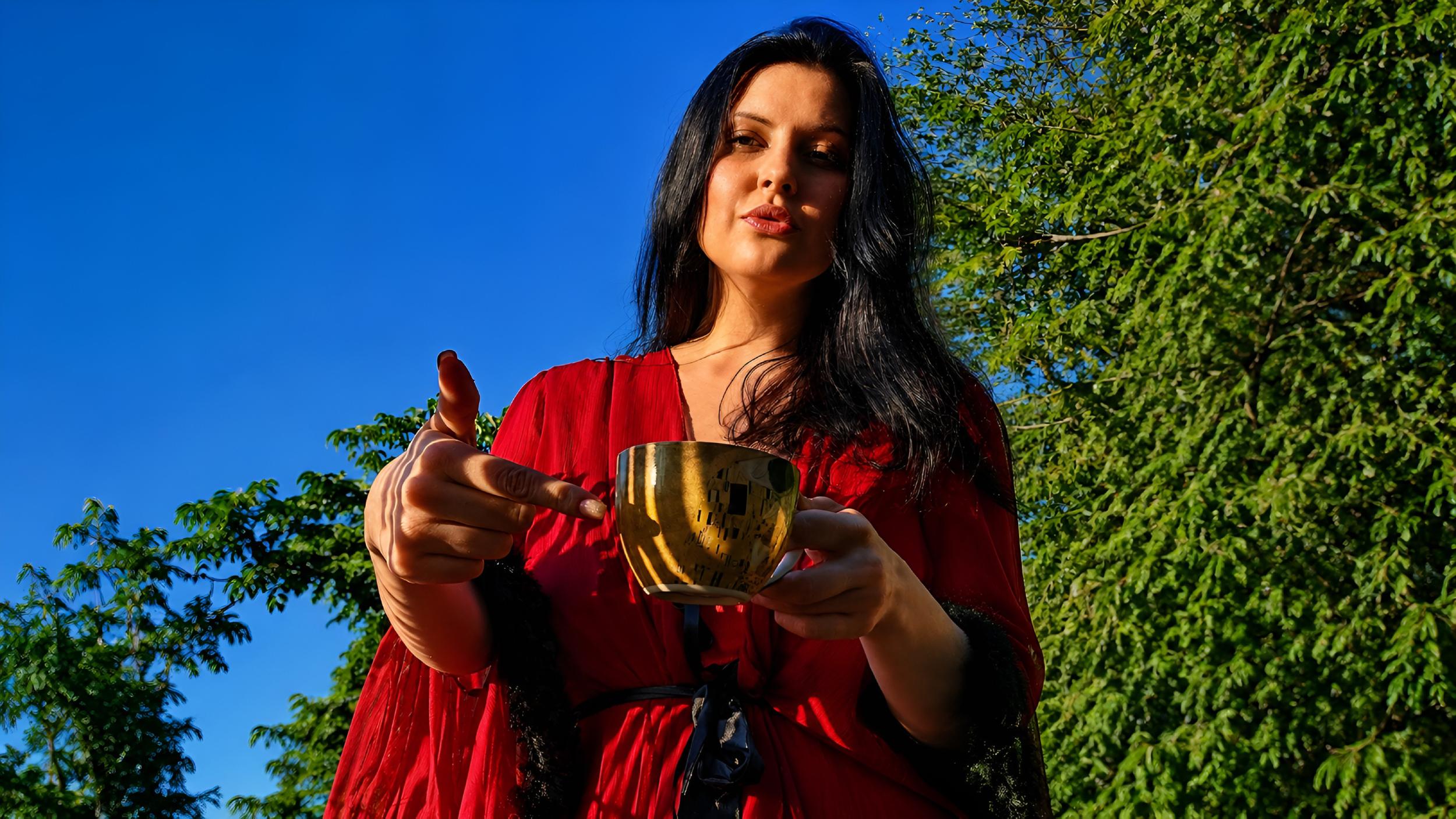 Lady Sith bitch scam involving semen drinking claims